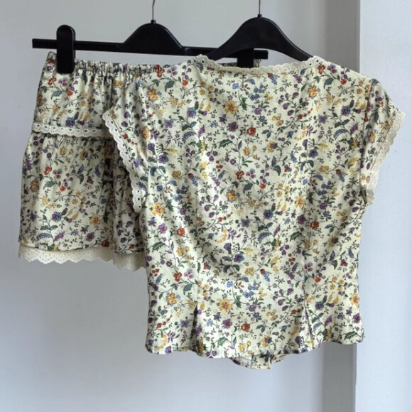 Reformation Valetta Two Piece in Yasmeen - Picture 7 of 10